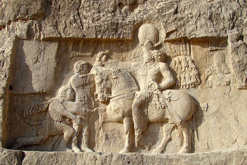 سنگ نگاره پیروزی شاپور بر امپراتوران روم نقش رستم